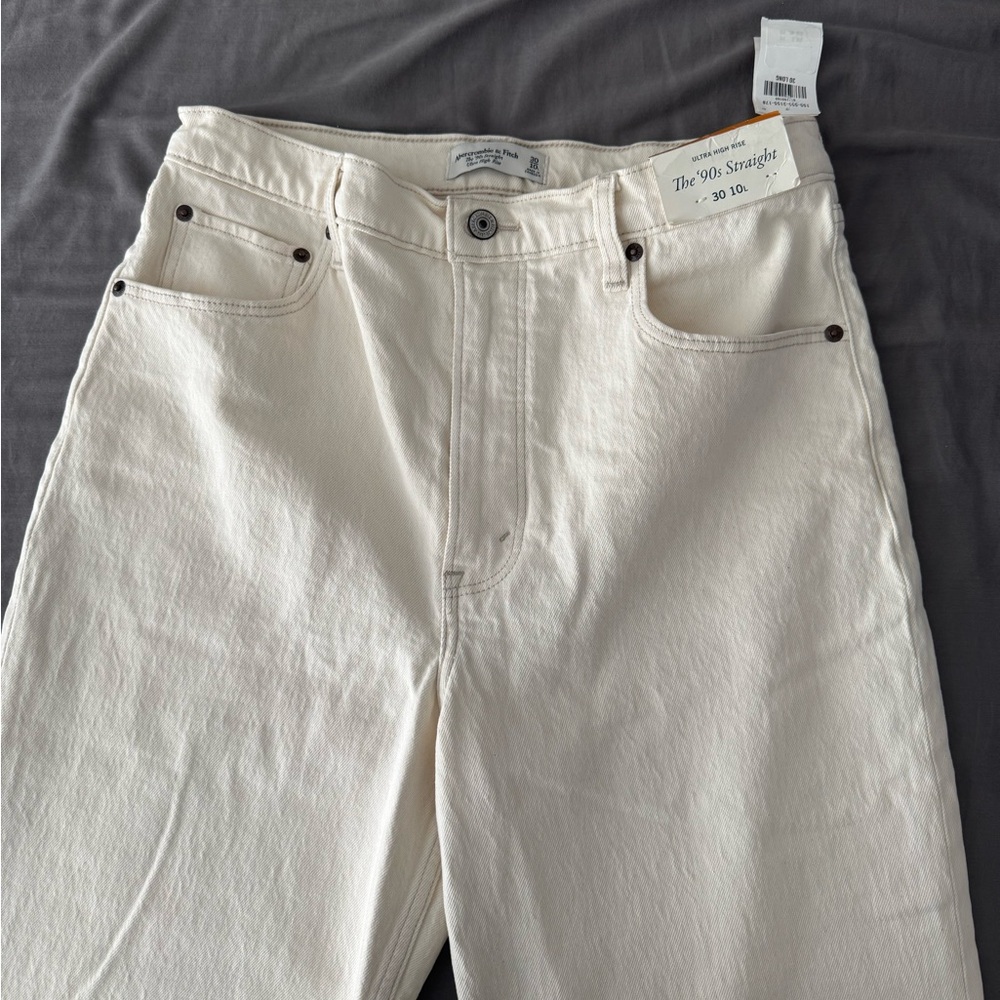 Abercrombie & Fitch 90s Straight Jeans Ultra High Rise Cream Size 30 Long